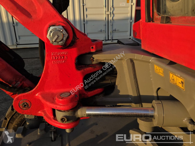 جرافة Wacker Neuson 2