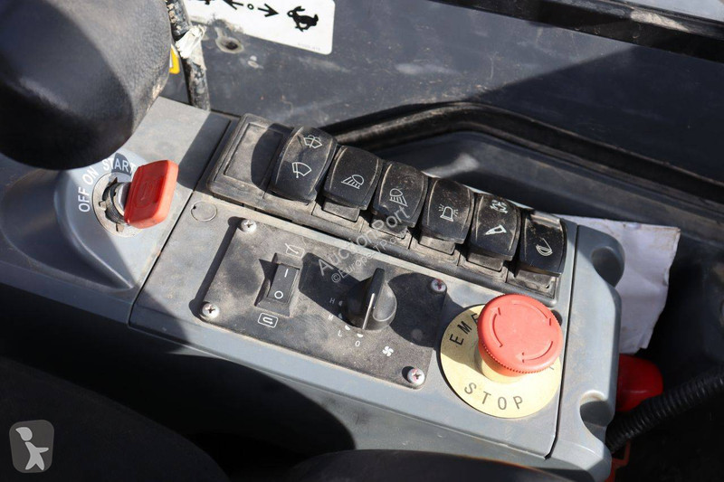 Багер XCMG XE27E