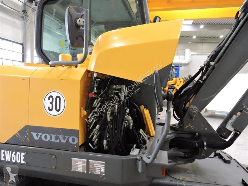 Escavadora Volvo EW60E