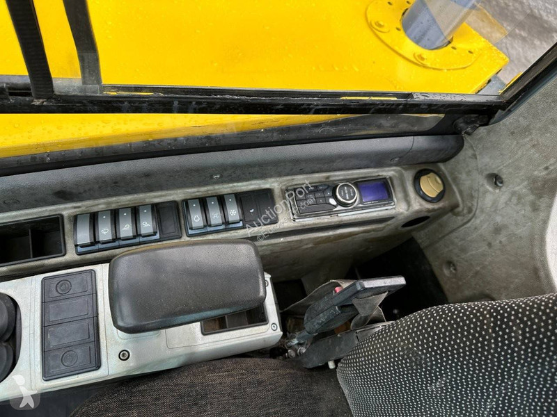 Escavadora Neuson 6003