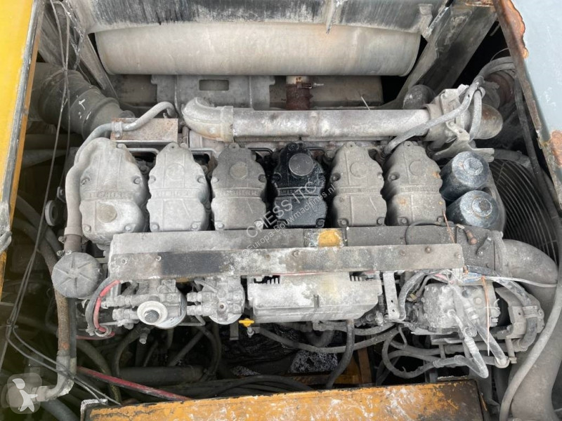 جرافة Liebherr A 944 C HD