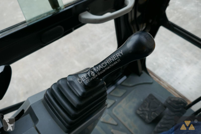Excavator Caterpillar 325F LCR
