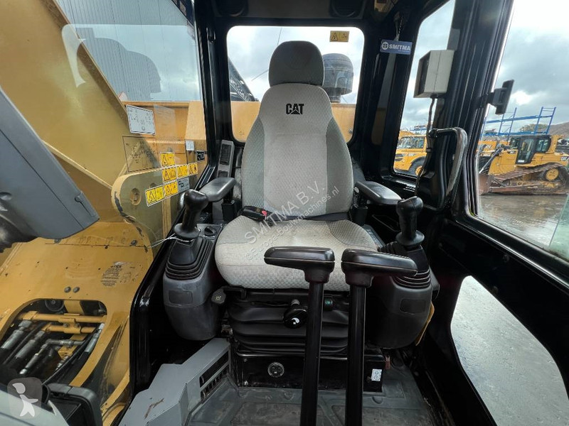 Rýpadlo Caterpillar LCR