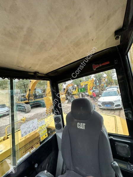 Lopatový nakládač Caterpillar 305.5E