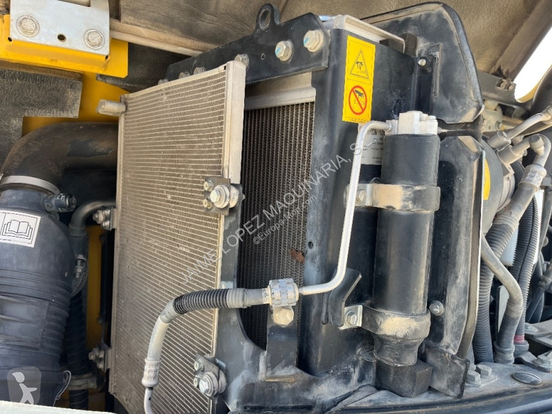 Excavator Komatsu MR-8
