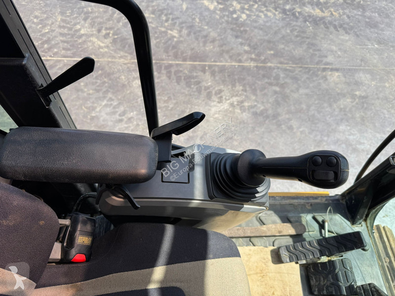 Excavator Caterpillar 325F LCR - 3 buckets
