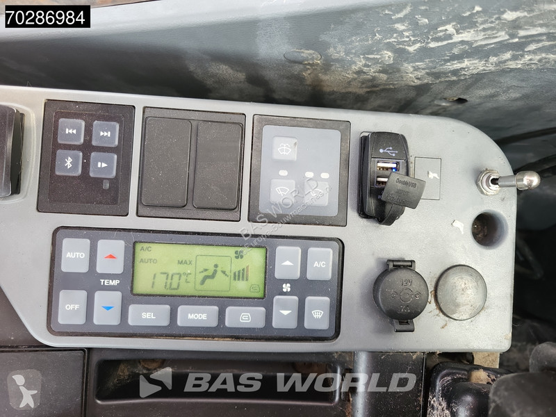 Lopatový nakládač Doosan -7