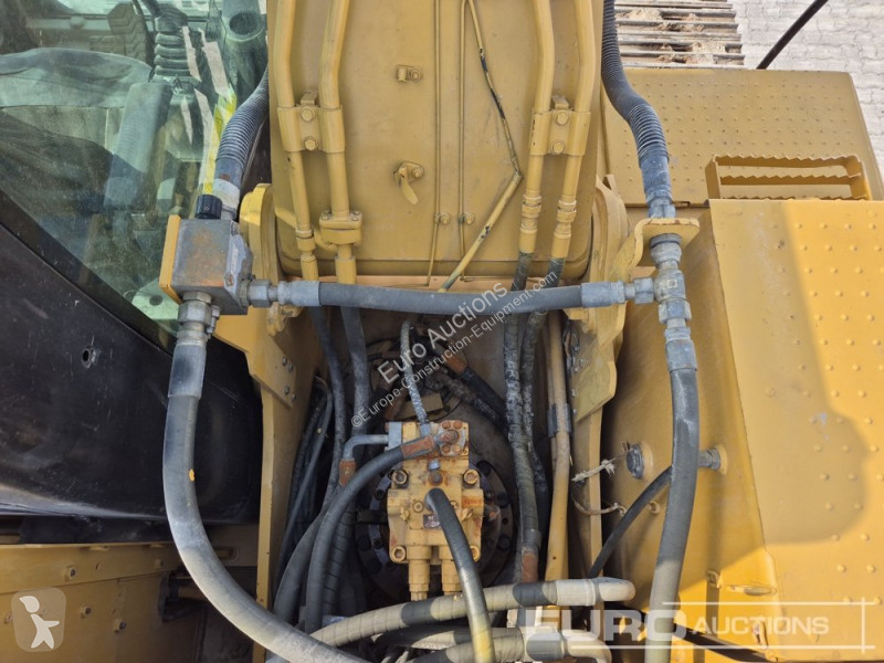 Excavator Caterpillar 3