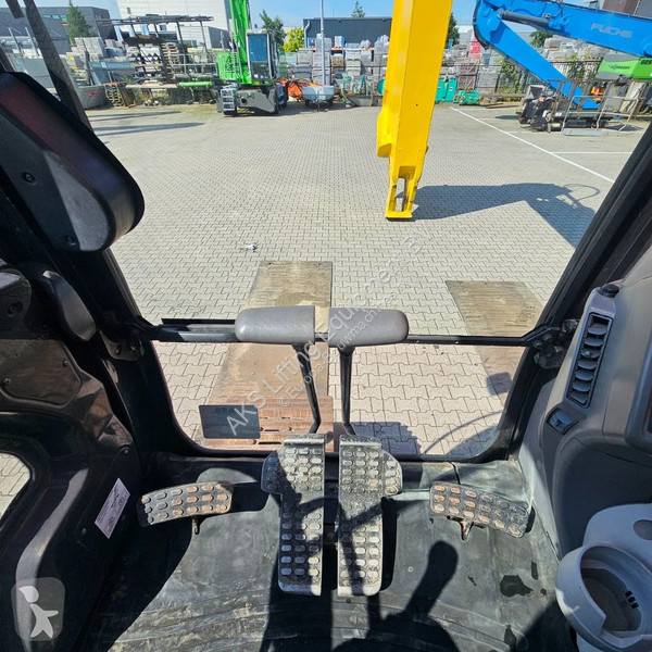 Excavadora Hitachi -5 with scrap shear Labounty...