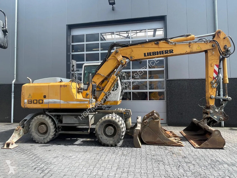 Lopatový nakládač Liebherr Full option