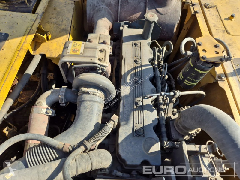 Excavator Komatsu PC210LC-8M0