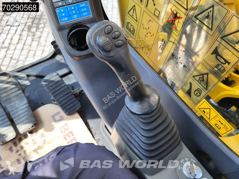 Excavator Komatsu PC240 LC-10