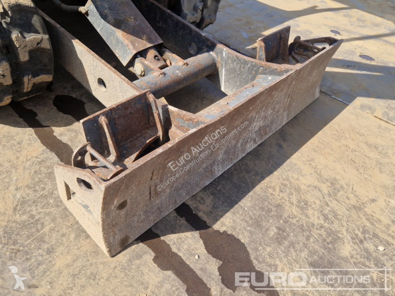 جرافة Bobcat E17