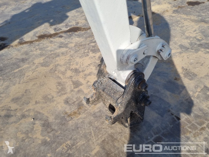 Escavadora Takeuchi TB216