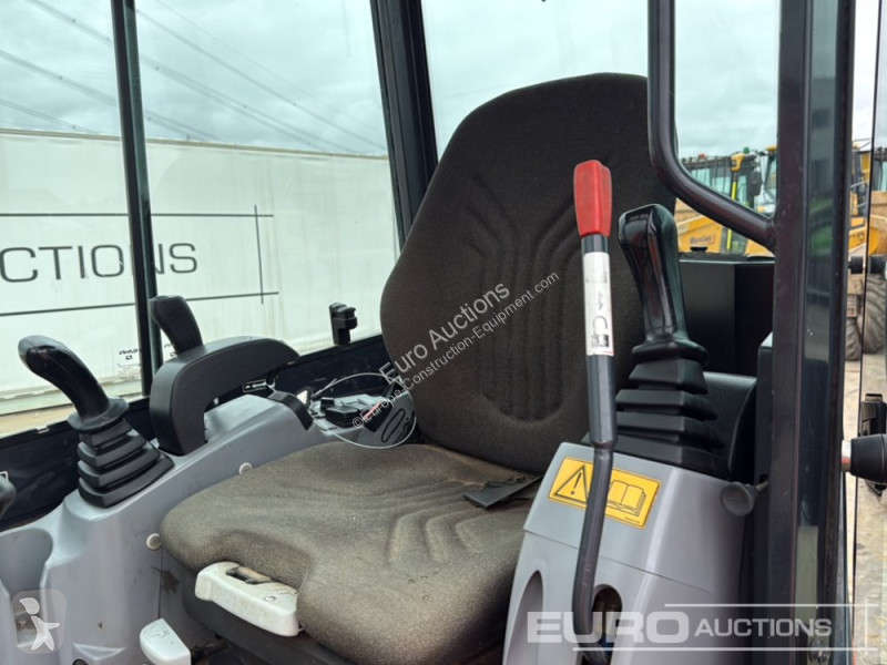 جرافة Kubota U27-4