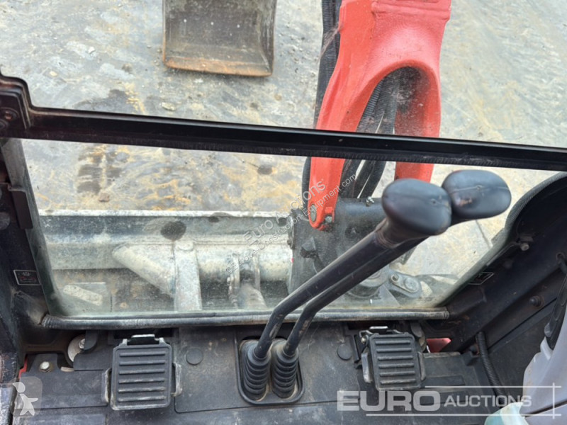 جرافة Kubota U27-4