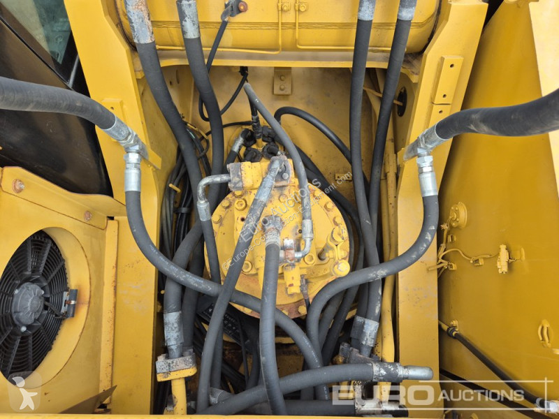 Escavatore Caterpillar 2