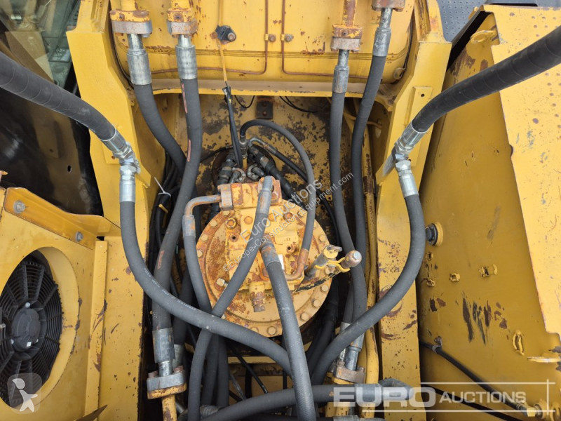 Escavatore Caterpillar 2