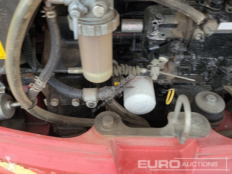 Escavadora Takeuchi TB216