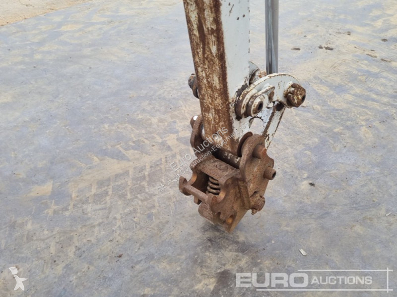 Escavadora Takeuchi TB216