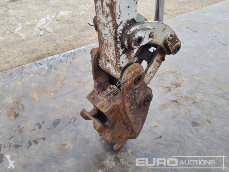 Escavadora Takeuchi TB216