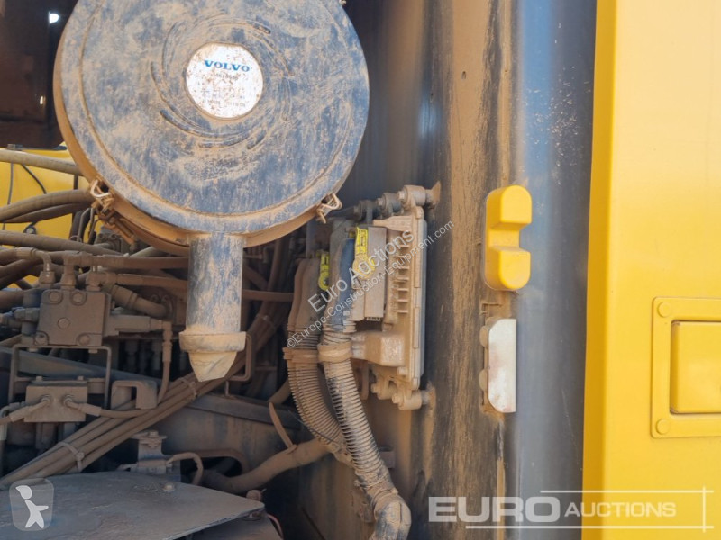 Excavator Volvo EC200EL