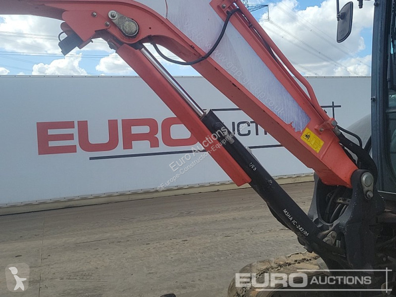 Lopatový nakládač Kubota U48-4
