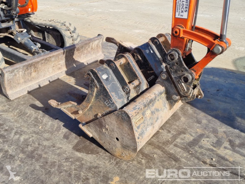 Lopatový nakládač Kubota KX037-4
