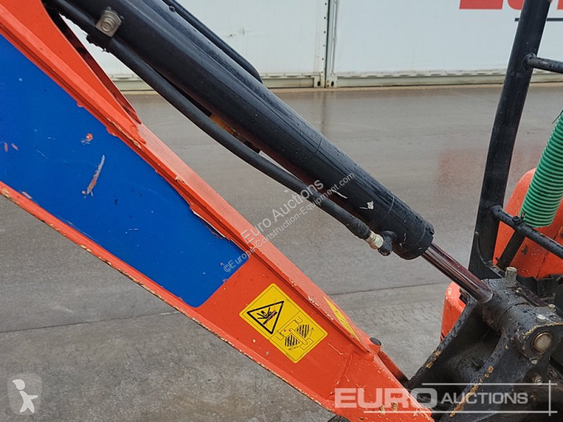 Lopatový nakládač Kubota KX015-4