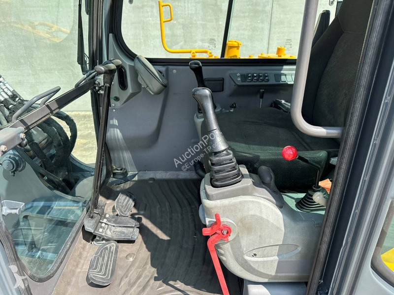Lopatový nakládač Volvo D