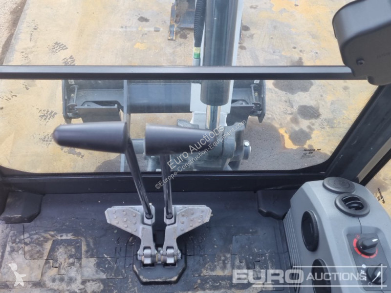 Lopatový nakládač Bobcat E19