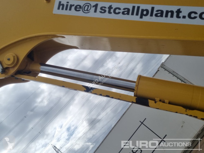 Escavadora Komatsu PC80MR-5