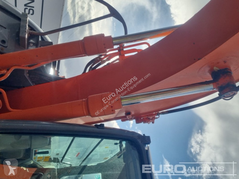 Escavatore Hitachi ZX135U5-3