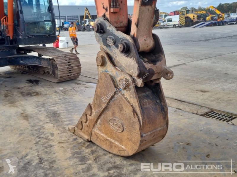 Escavadora Hitachi -6