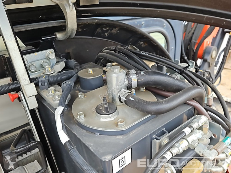 Lopatový nakládač Kubota KX057-4