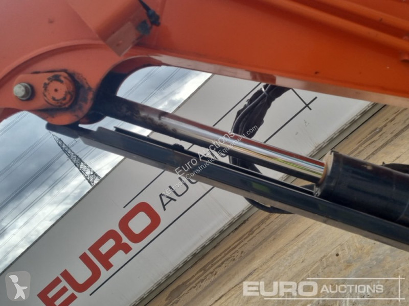 Lopatový nakládač Hitachi ZX33U-6 CLR