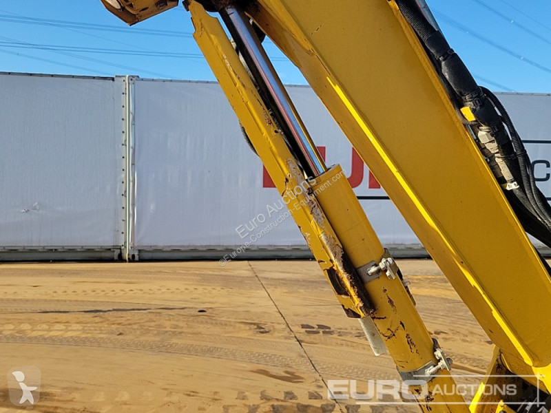 Lopatový nakládač Komatsu PC26MR-3