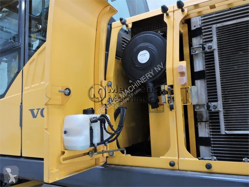جرافة Volvo