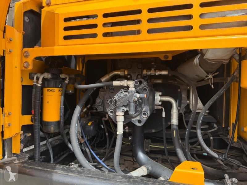 Lopatový nakládač JCB 300 LC 4F - 300 -