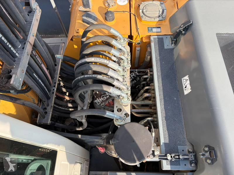 جرافة Liebherr A920