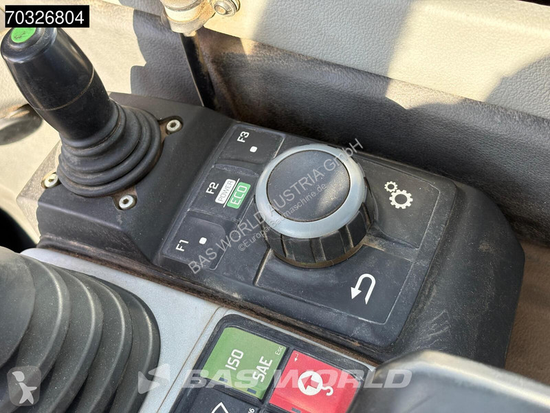 جرافة Wacker Neuson Powertilt
