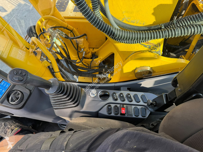 جرافة Komatsu NLC11
