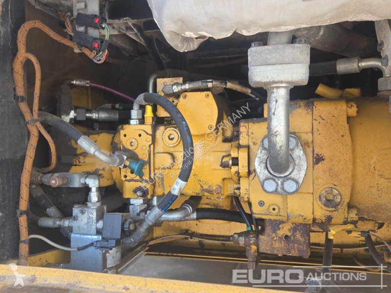 Graafmachine Caterpillar MH3024