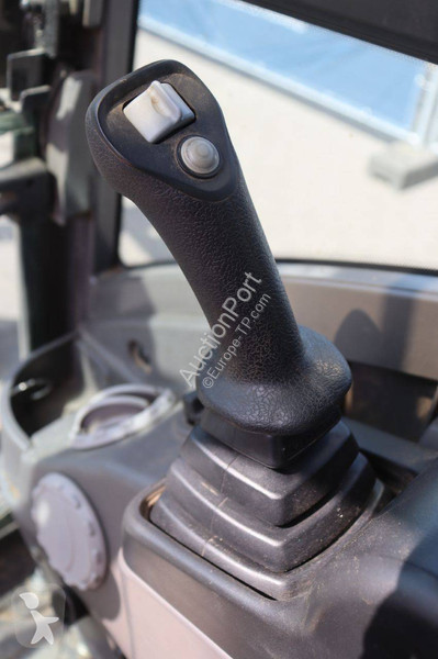 جرافة Volvo ECR25D