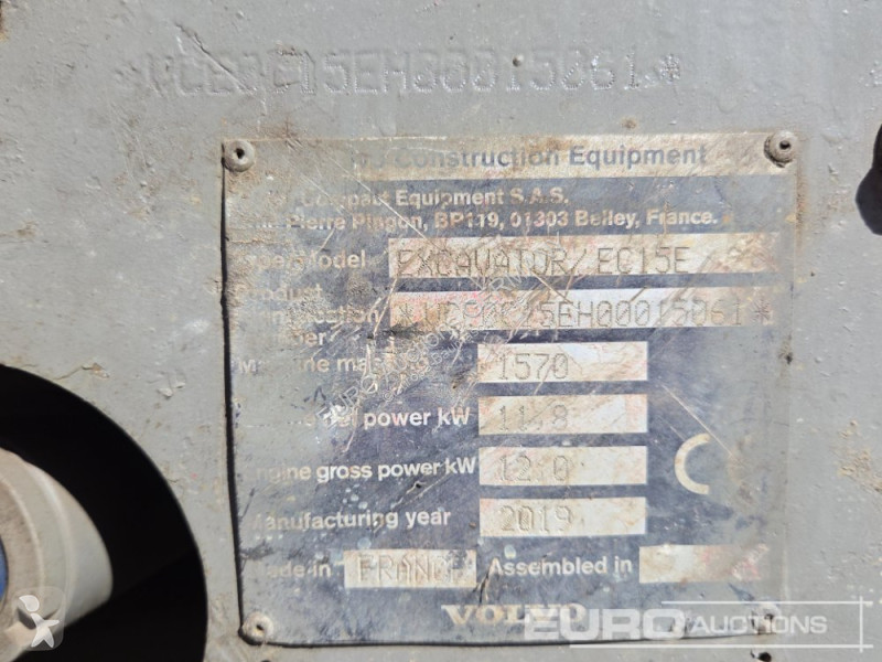 جرافة Volvo EC15E