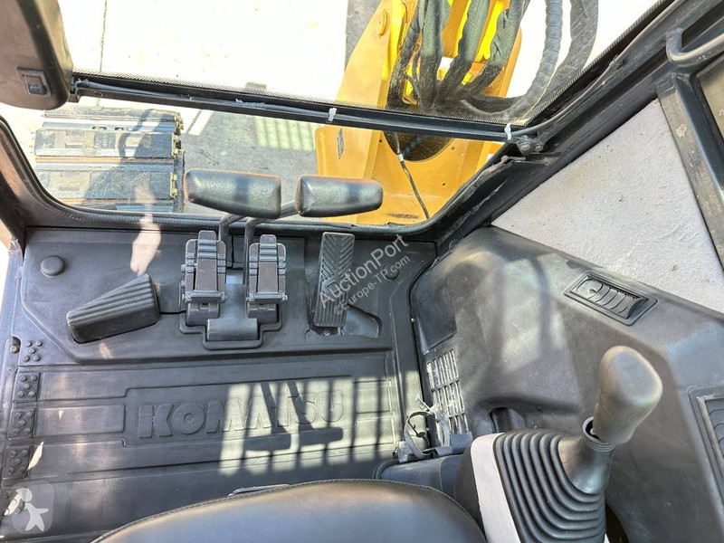 Rýpadlo Komatsu 7