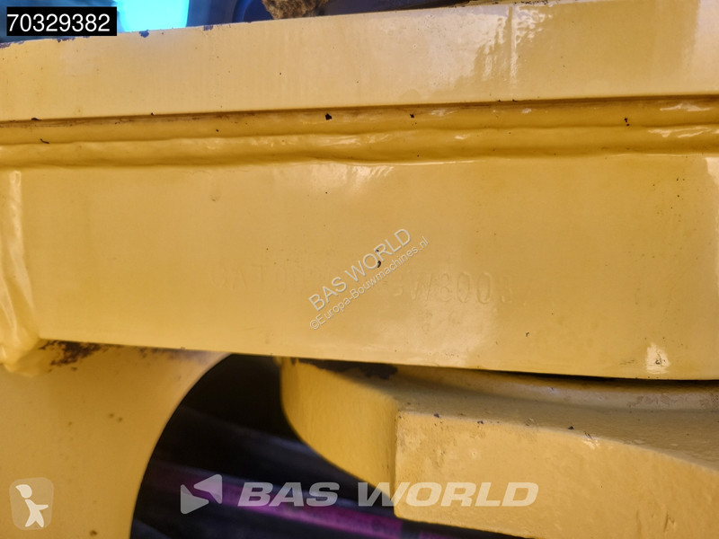 Lopatový nakládač Caterpillar CR
