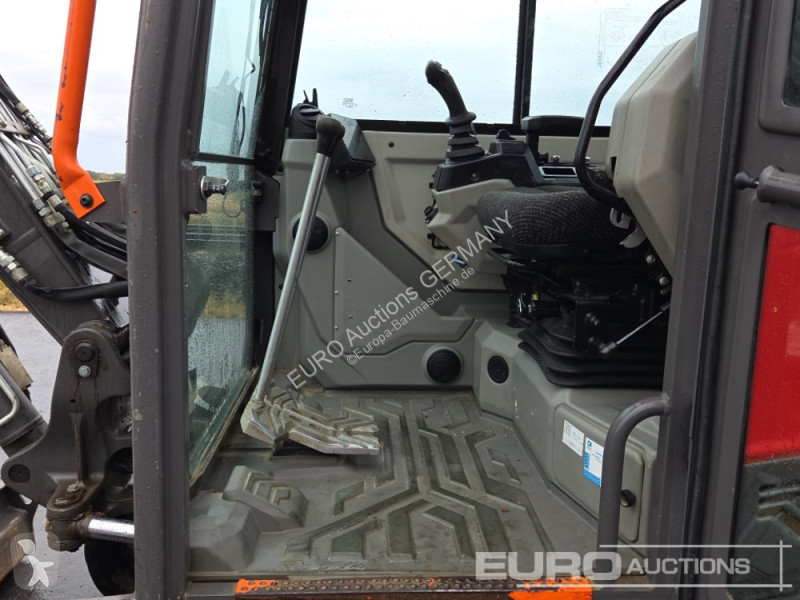 جرافة Volvo ECR50F