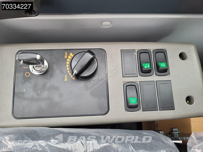 Lopatový nakládač Hyundai R210