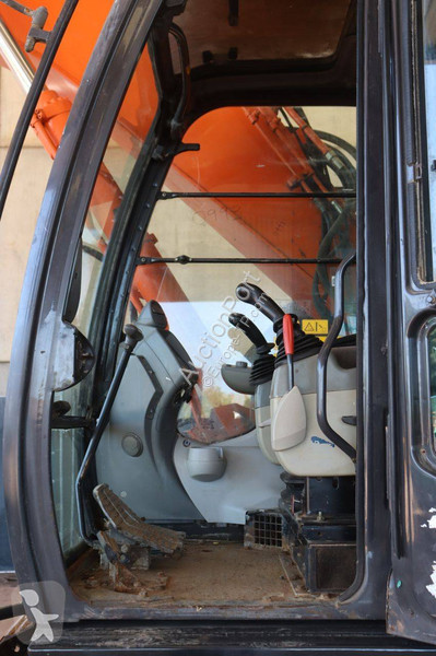Excavator Hitachi ZAXIS 225USLC-5B